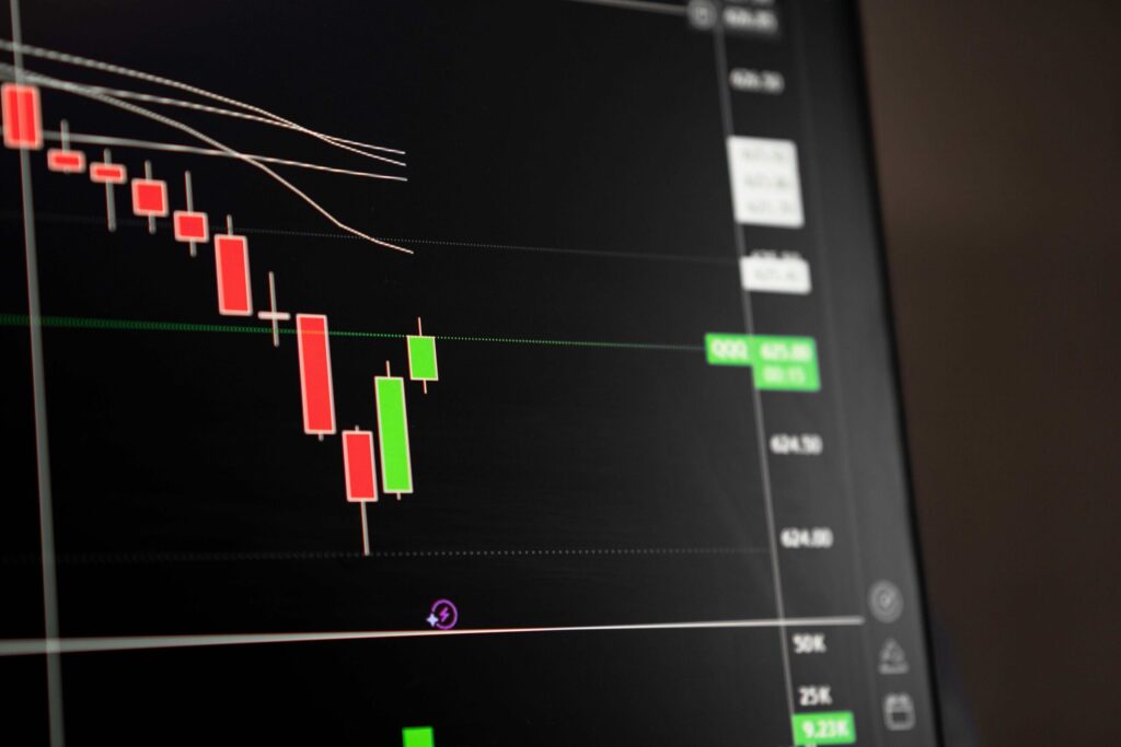 stock market falling, but then it slowly ticks up, showing patience